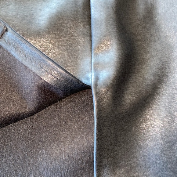 TopShop Faux Black Leather Spilt Detail Mini Skirt - Picture 5 of 10